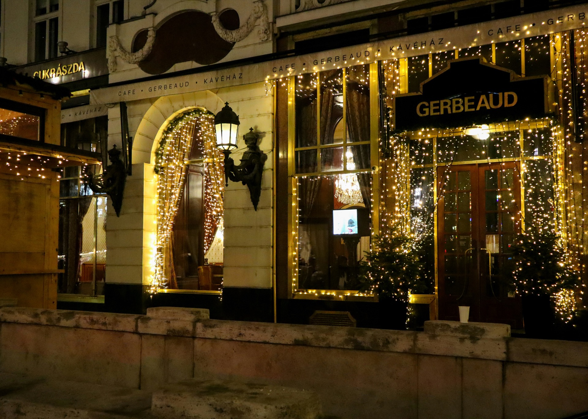 Seasonal & Christmas Displays